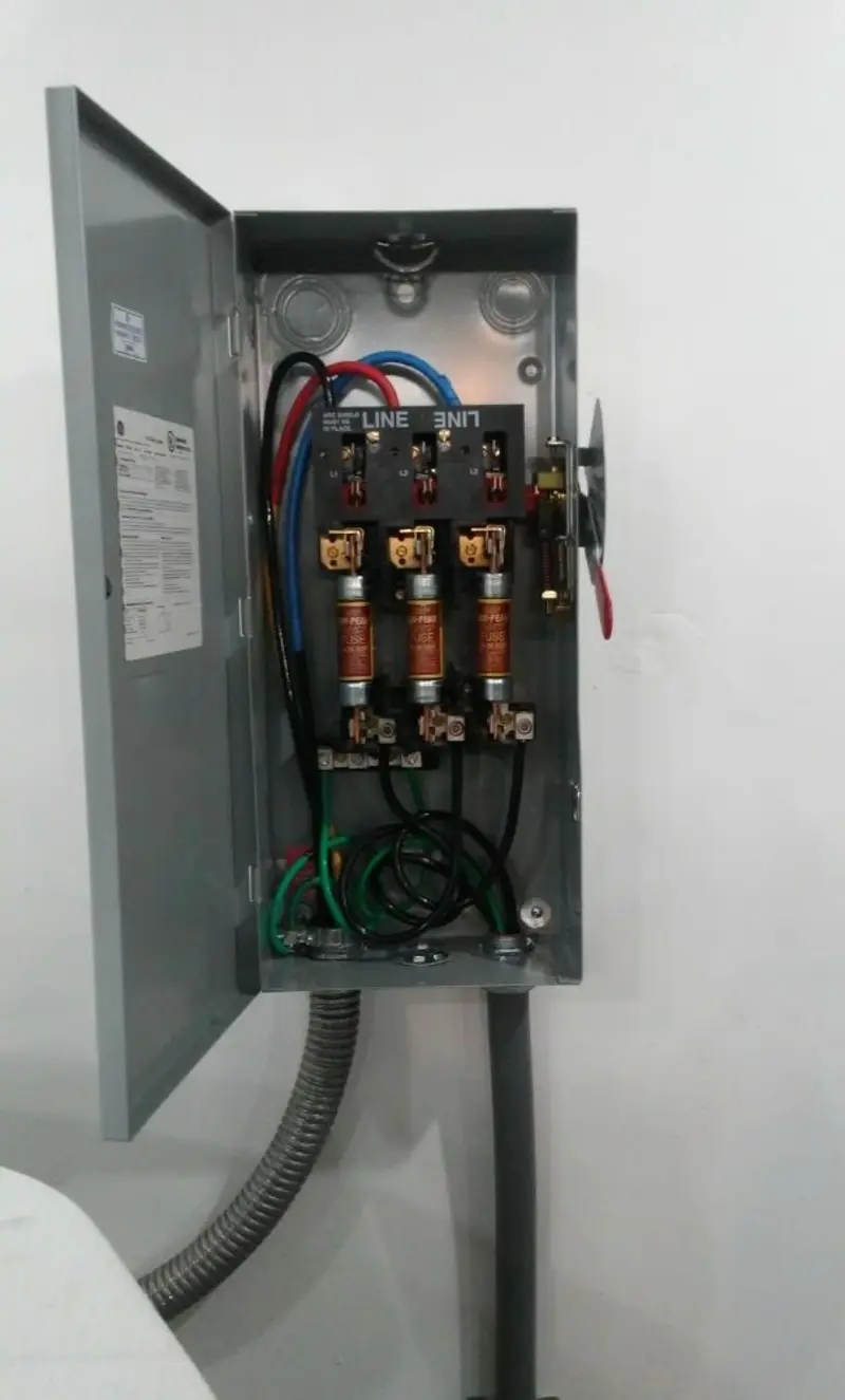 Three-phase disconnect switch installed for Smoke Detector Installation in Twentynine Palms